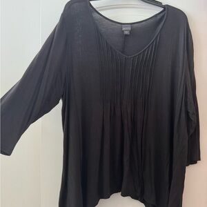 3/$10 Women's Plus Size Black V-Neck Top